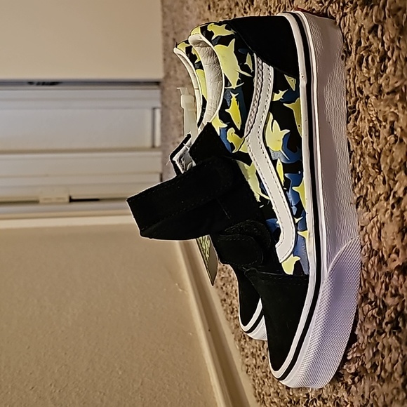 Vans - Picture 2 of 3